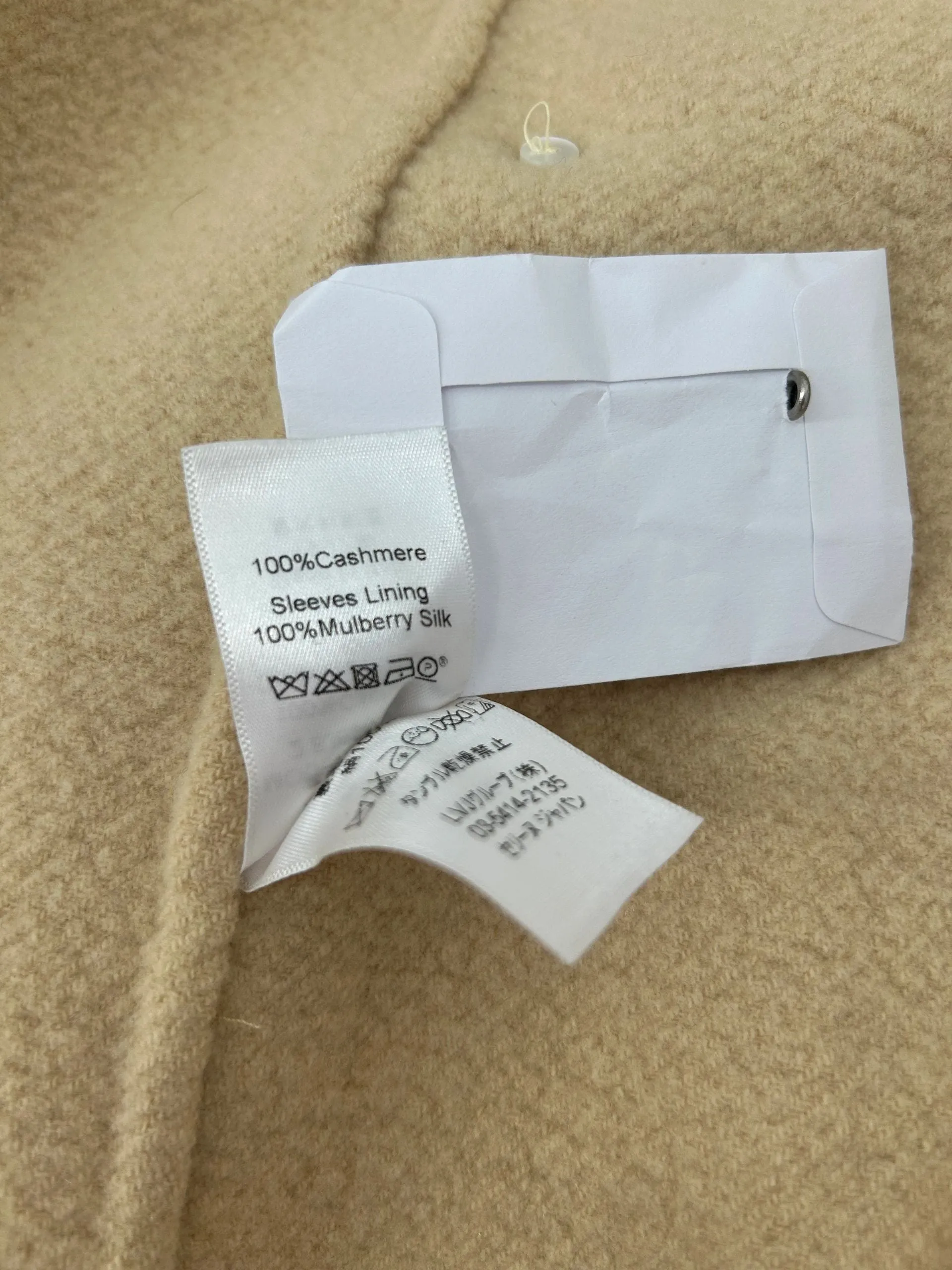 Celine Beige/Tan/Sand Double Faced Cashmere Oversized Boucle Notched Lapel One Button Coat/Jacket. Size 8