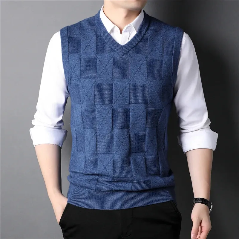 Men's Khaki Classic Style Thick Sleeveless Sweater