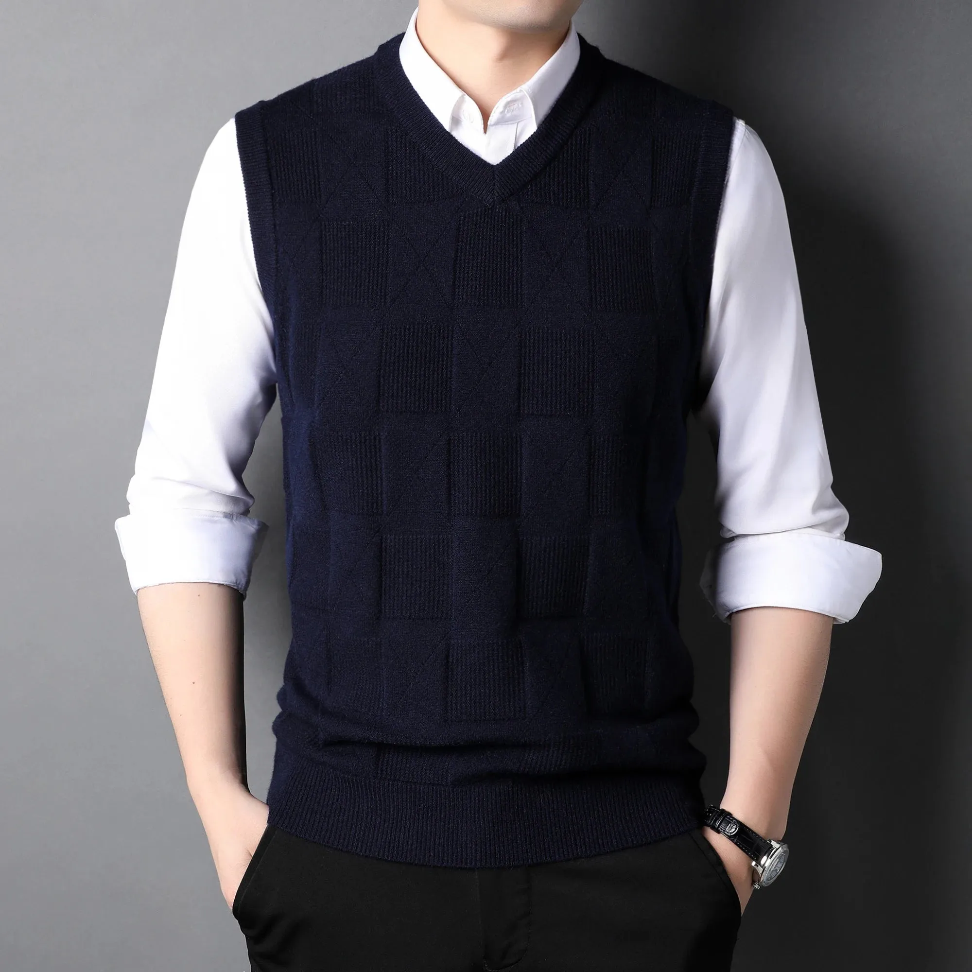 Men's Khaki Classic Style Thick Sleeveless Sweater