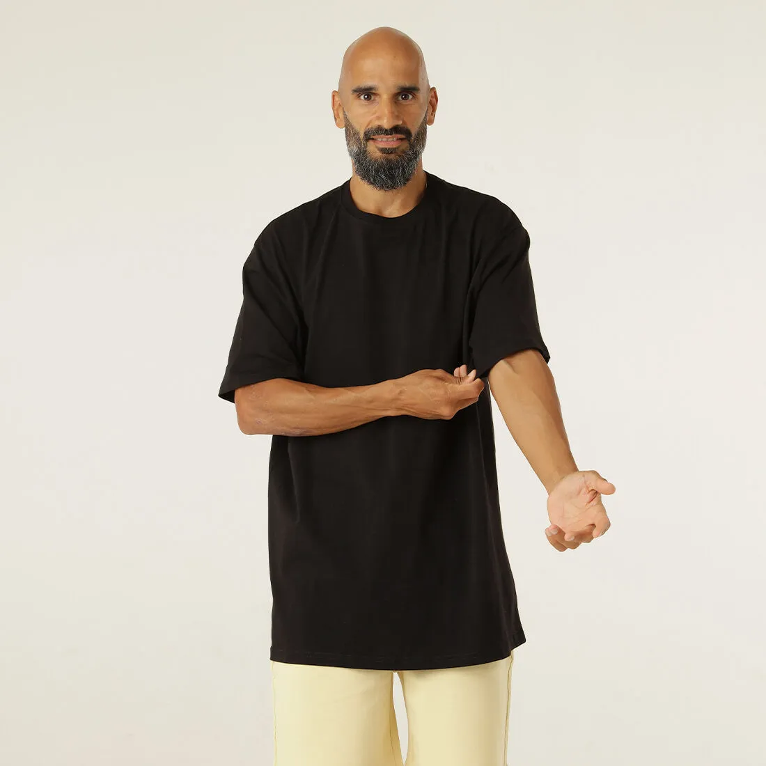 T-shirt black